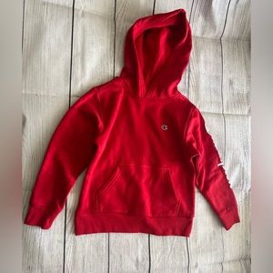 Champion Boys Signature Fleece Hoodie size 5. NEW without tags!❤️🖤